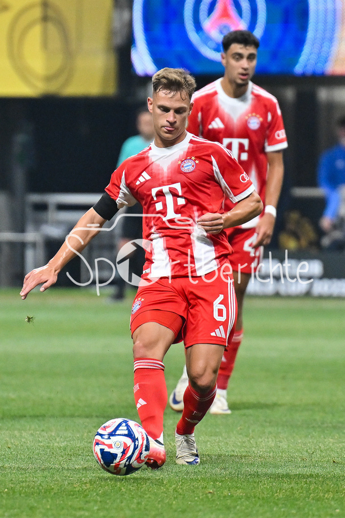 Paris Saint Germain - FC Bayern München | am Ball Joshua KIMMICH (FC Bayern Muenchen 6)/ Einzelfoto / Freisteller / FIFA Club World Cup: Paris Saint Germain - FC Bayern Muenchen, Mercedes Benz Stadium am 05.07.2025 / NOT FOR SALE IN USA