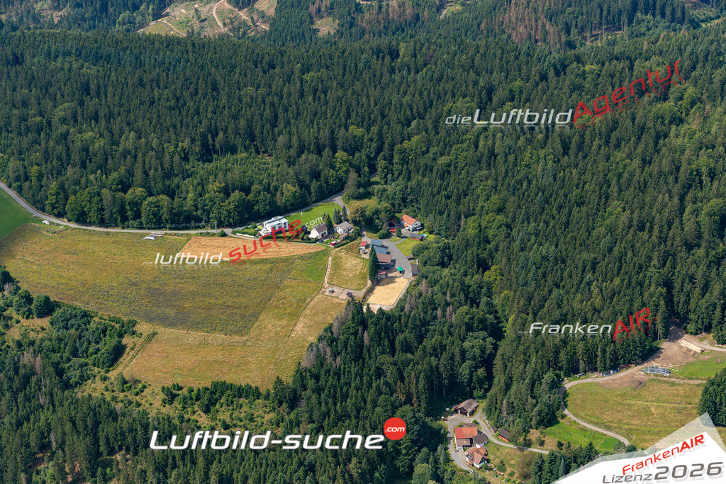 Die Luftaufnahme Rosslach - Wilhelmsthal wurde 2021 mittels Flugzeug (keine Drohne) erstellt. Hohe Auflösung -für große Poster und Wandbilder geeignet!