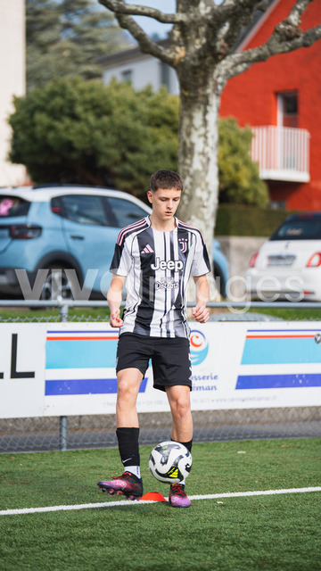 juv_lut_fmachado-0077 | Images from the Juniors B match between Juventus Academy and FC Lutry, played on 18 March 2026 in Lutry, Switzerland, featuring players, coaching staff and match action throughout the game.