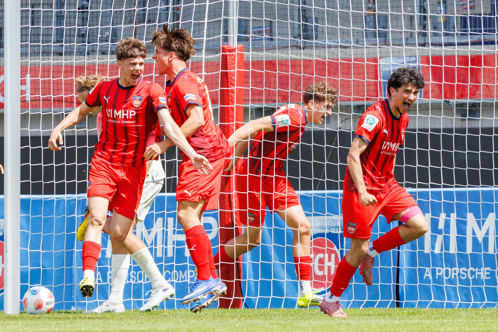 20260503-U19_FCH-LEV_164 | 1.FC Heidenheim 1846 vs. Bayer 04 Leverkusen, Fußball, U19, A-Junioren, NWL, U19-DFB-Nachwuchsliga, 2025/2026, Achtelfinale, 03.05.2026 in Heidenheim, Voith Arena(Foto: Michael Bulling) - Realisiert mit Pictrs.com