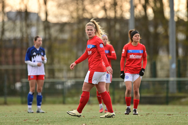 Fußball I Frauen I Saison 2025-2026 I Regionalliga Nord I 11. Spieltag I Hamburger SV U20 - Holstein Kiel I 26707 | Der Sportfotograf. - Realisiert mit Pictrs.com