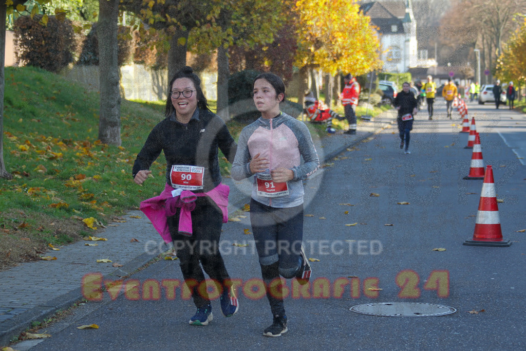 241201_1236_EV4_3068 | Sportfotografie im Rhein-Sieg Kreis, Köln, Bonn, NRW, Rheinland Pfalz, Hessen, etc. Unser Tätigkeitsfeld umfasst den Laufsport vom Volkslauf über den Marathon, Duathlon, Triathon bis zum Ultralauf wie Kölnpfad Ultra oder Schindertrail.