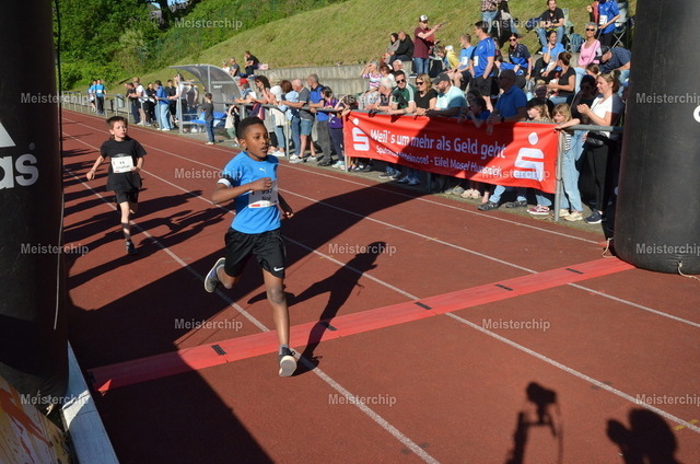 18-12-47_ | Meisterchip Fotoshop - Realisiert mit Pictrs.com