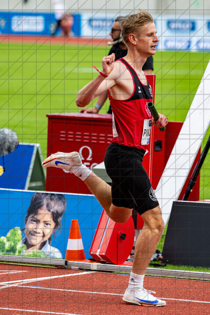 DIE FINALS 2025 | Dt. Leichtathletik Meisterschaft | 4x400m U20 | Zeitendläufe 4x400m der U20 Jugend, LG Osnabrück //  02.08.25: DIE FINALS 2025 | Dt. Leichtathletik Meisterschaft | 4x400m U20 / Dresden / Deutschland  //   CREDIT:www.bullenfotos.de, Martin König, Hörner Weg 40, D-49078 Osnabrück, +4917663732967 // Nutzung und Weitergabe nur zu den vereinbarten Zwecken. Presseanfragen an Ersteller. Alle Rechte beim Ersteller. Honorierung nach MFM. - Realisiert mit Pictrs.com