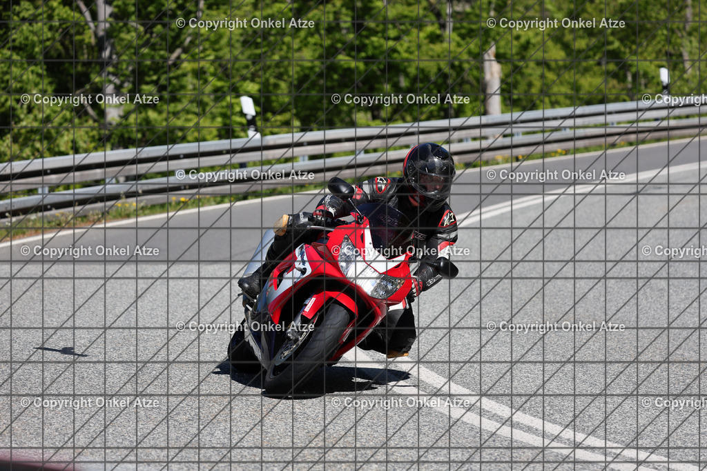 IMG_9743 | Fotograf am Kyffhäuser. Onkel Atze. Kyffhäuser Rennstrecke. Café36. Motorsportfotografie. - Realisiert mit Pictrs.com