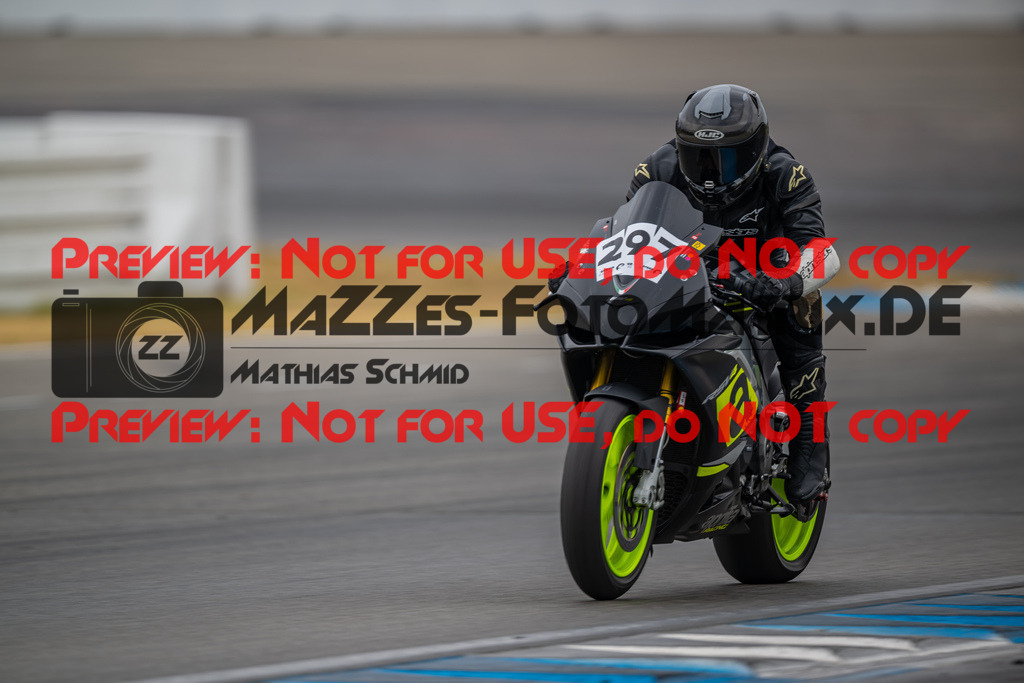 MaZZes-Fotomatrix-20260809-576603 | R1