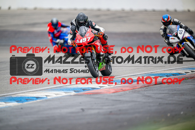 MaZZes_FotoMatrix_240702_6007705_8105 | WEISS