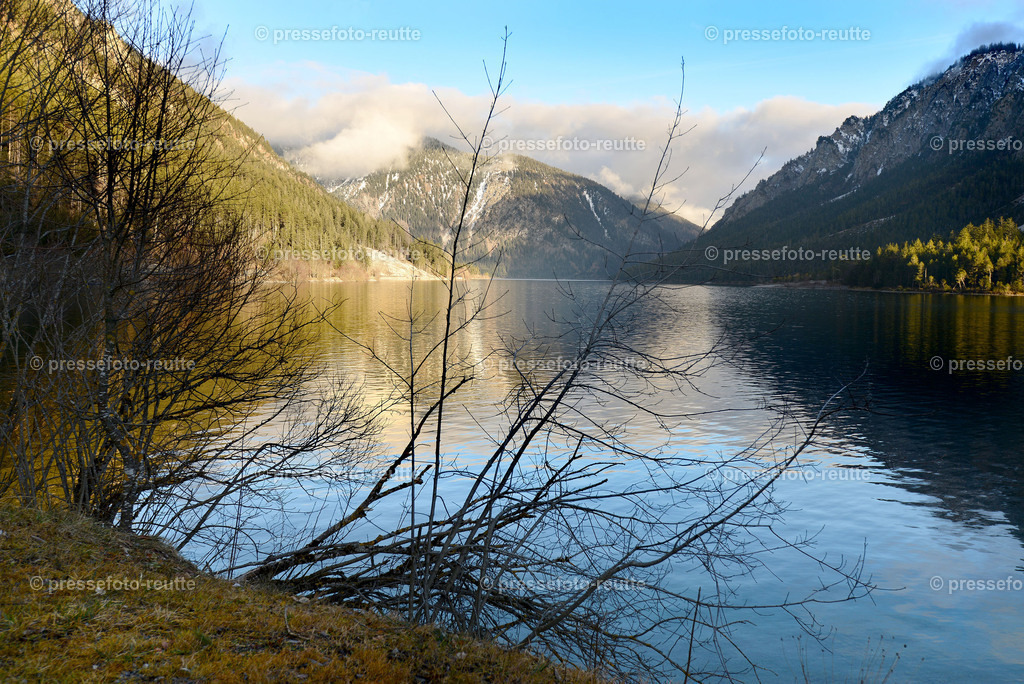 welltvi-2020-Jan11-Plansee-WTV_0640 | Info aus dem Bezirk Reutte/Ausserfern Tirol sowie eine umfangreiche Bilddatenbank über die gesamte Region: Lechtal, Talkessel Reutte, Tannheimertal, Zwischentoren. Lech, Plansee, Zugspitze, Grenztunnel, B179, Fernpassstraße, Verkehr, Lawinen, Tradition, - Realisiert mit Pictrs.com