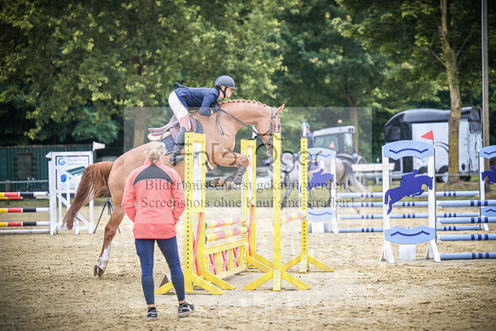 DOS_3573 | Entdecke hochwertige Reitturnierfotos von Foto Oger. Professionell, emotional und authentisch – jetzt Lieblingsmomente im Shop bestellen.Deutschlandweite Turnierfotografie. - Realisiert mit Pictrs.com