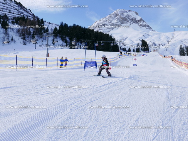 Brigitte (1) | Photos von der Skischule Warth - Realisiert mit Pictrs.com