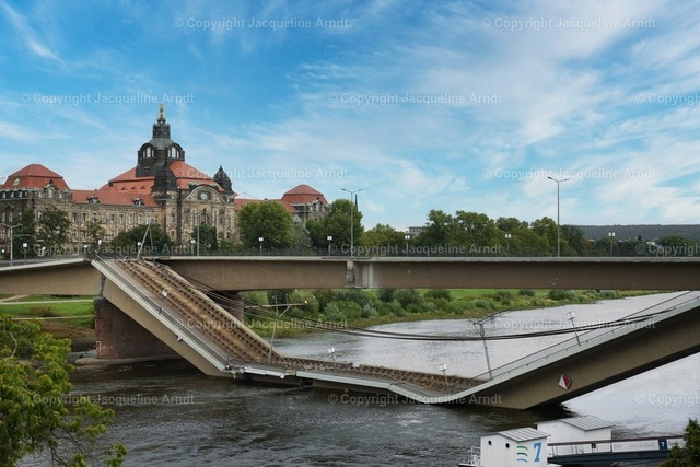 carolabrücke | Fotografie Photography Dresden Photoshooting  Fotoshooting Fotografin Dresdencity Bilder  Foto Dresdenvideos Kalender Postkarten Bilderdownload Portrait Hochzeitsfotografie Familienfotos Bewerbungsbilder Studiofotografie Fotograf Dresdenbilder Business - Realisiert mit Pictrs.com