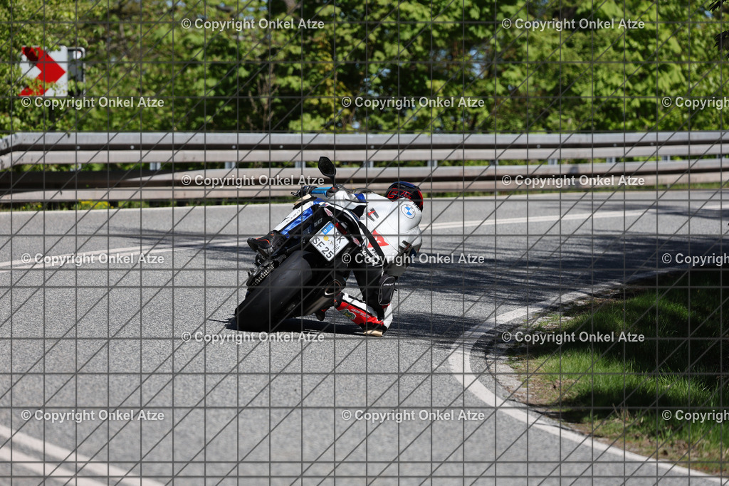 IMG_0085 | Fotograf am Kyffhäuser. Onkel Atze. Kyffhäuser Rennstrecke. Café36. Motorsportfotografie. - Realisiert mit Pictrs.com