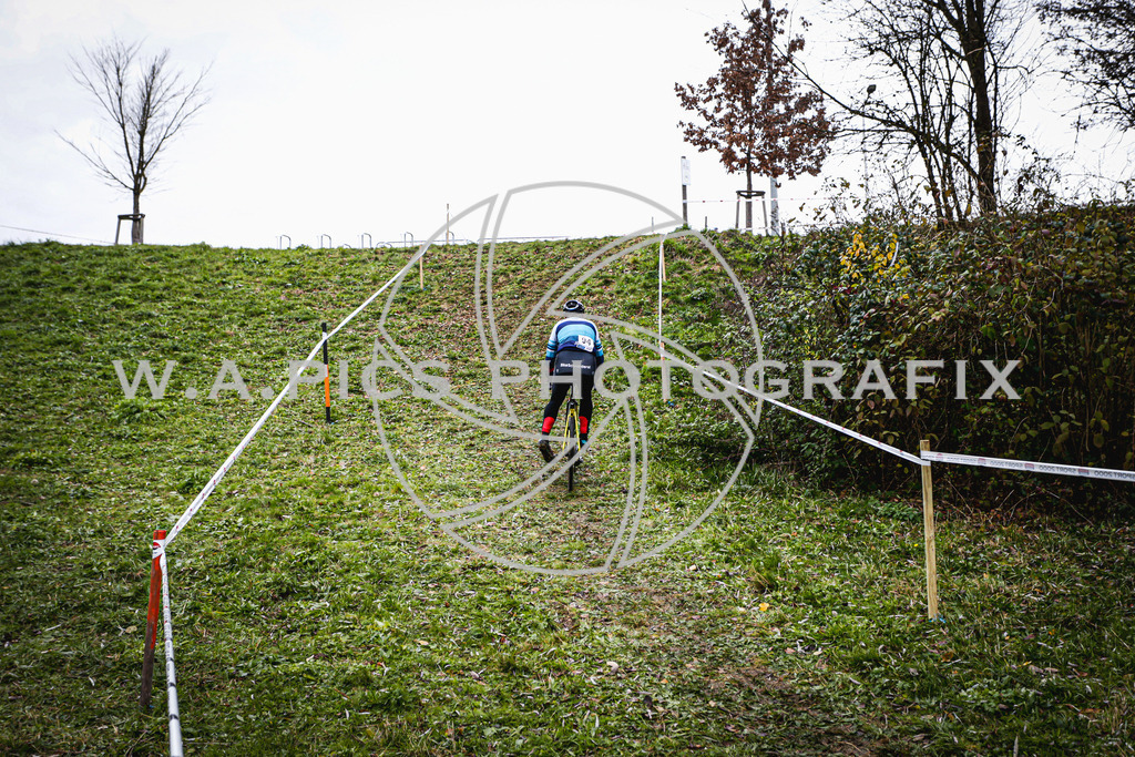 ..... | AUSTRIA, 24.11.24, 3.Radquerfeldein GP um das Sportzentrum Gunskirchen Image shows: Photo: Wapics / Andreas Willdoner