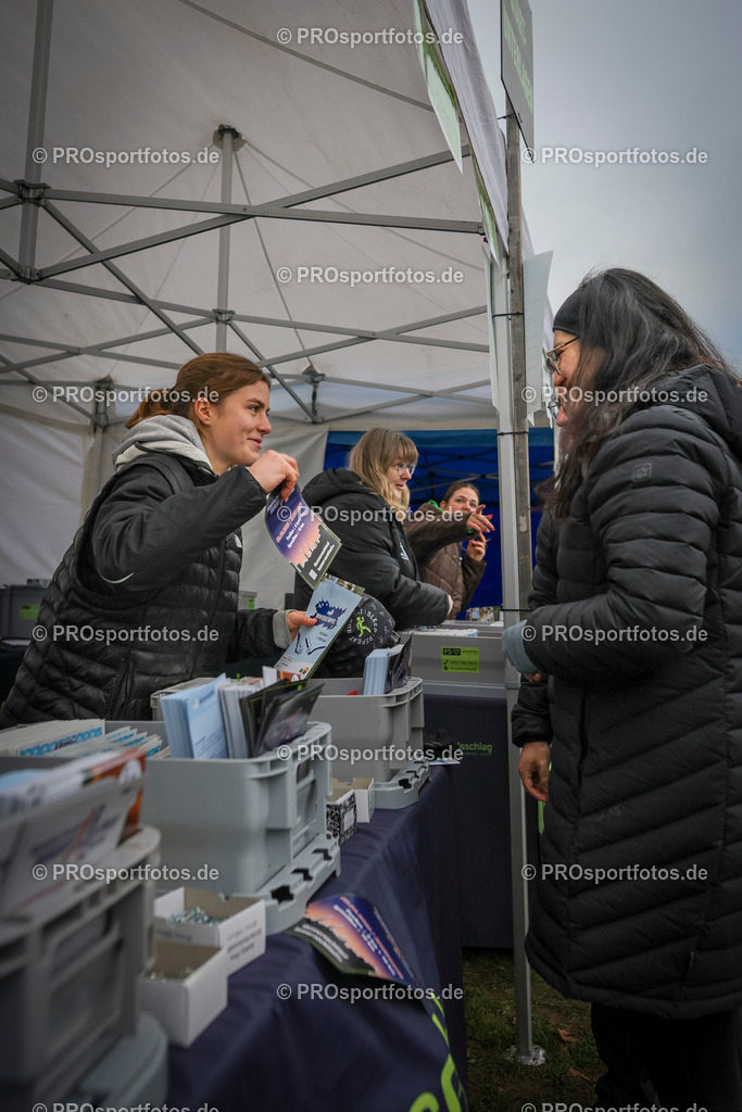 6. Bonner Nikolauslauf; Bonn, 14.12.2025 | Impressionen vom 6. Bonner Nikolauslauf am 14.12.2025 in Bonn (Nordrhein-Westfalen). 