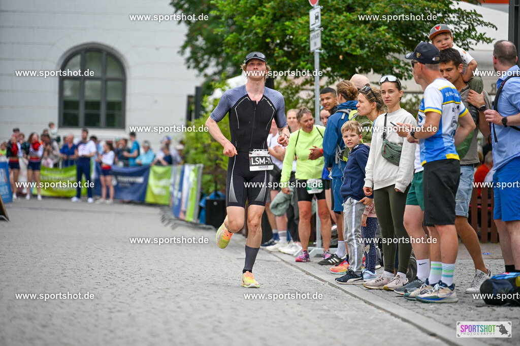 SZI_5858 | Stadttriathlon Erding 2025. #yourpictrs #sportshot_your_pictrs @Sportshotphotography #stadttriathlonerding Copyright: www.sportshot.de