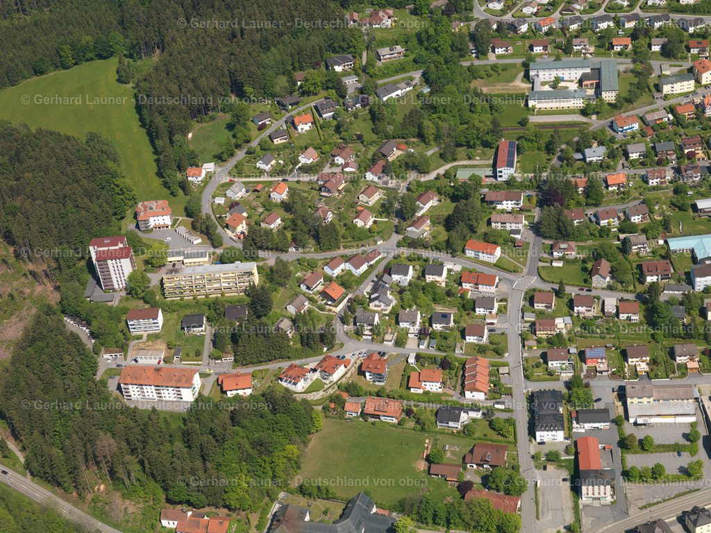 2724324 | FREYUNG 19.05.2007 Wohngebiet einer Einfamilienhaus- Siedlung  in Freyung im Bundesland Bayern, Deutschland // Single-family residential area of settlement  in Freyung in the state Bavaria, Germany Foto: Gerhard Launer
