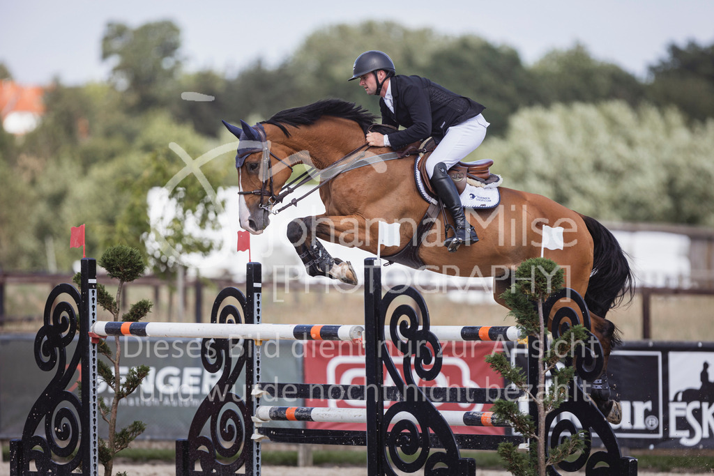 240628_LüPfSpTa_S1-Spr-121 | Deine schönsten Turniermomente als professionelle Fotos! Entdecke hochwertige Pferdesport-Fotografie im Online-Shop. Jetzt Fotos finden & bestellen!