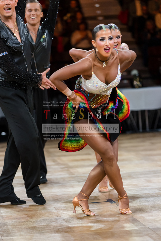20241109_DM-Formationen_Vorrunde_0937 | Tanzsportbilder, Standardtanz, Lateintanz, WDSF, DTV, LTVB, dancecomp, goc, hessen tanzt, blaues band der spree, walzer, tango, wiener walzer, slowfox, quickstepp, samba, rumba, cha-cha-cha, paso doble. jive, hd-kroft photography, turniertanzsport