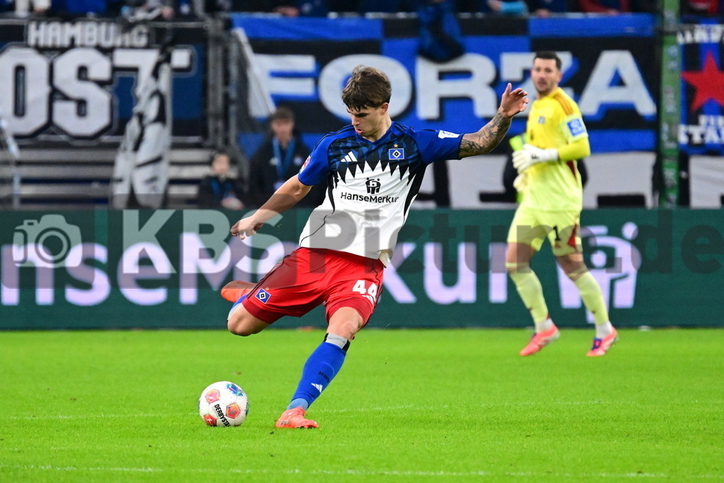 KBS Picture_HSV-Stuttgart_010 | Vuskovic Luka (HSV) ,Sportplatz :  Volksparkstadion, - Realisiert mit Pictrs.com
