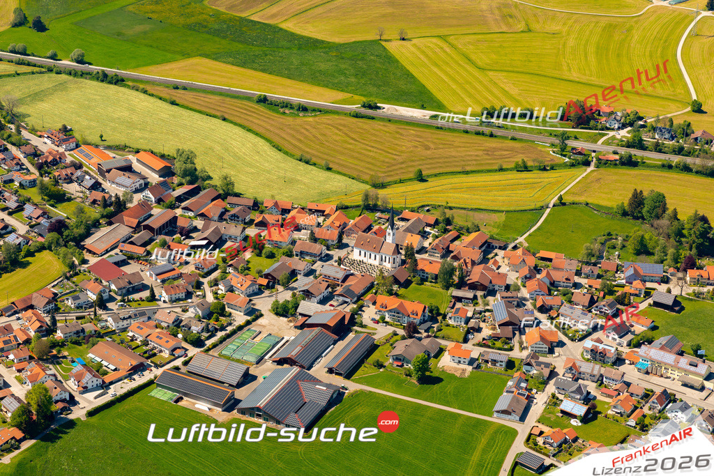 Das Luftbild zeigt :  Ruderatshofen - Die Luftaufnahme wurde 2024 vom UL-Flugzeug aus erstellt ( keine Drohne ) - Hochauflösende Luftaufnahme - Für grossformatige Ausdrucke geeignet. Die Geschenkidee !Mit Lizenz und Bildrechte bestellbar