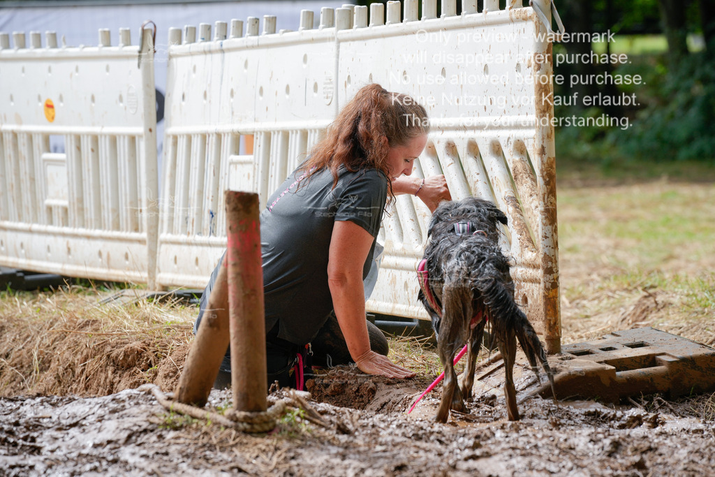 Schlamm_mit_Hund (387 von 460) | stephaniefillaphotographie - Realisiert mit Pictrs.com
