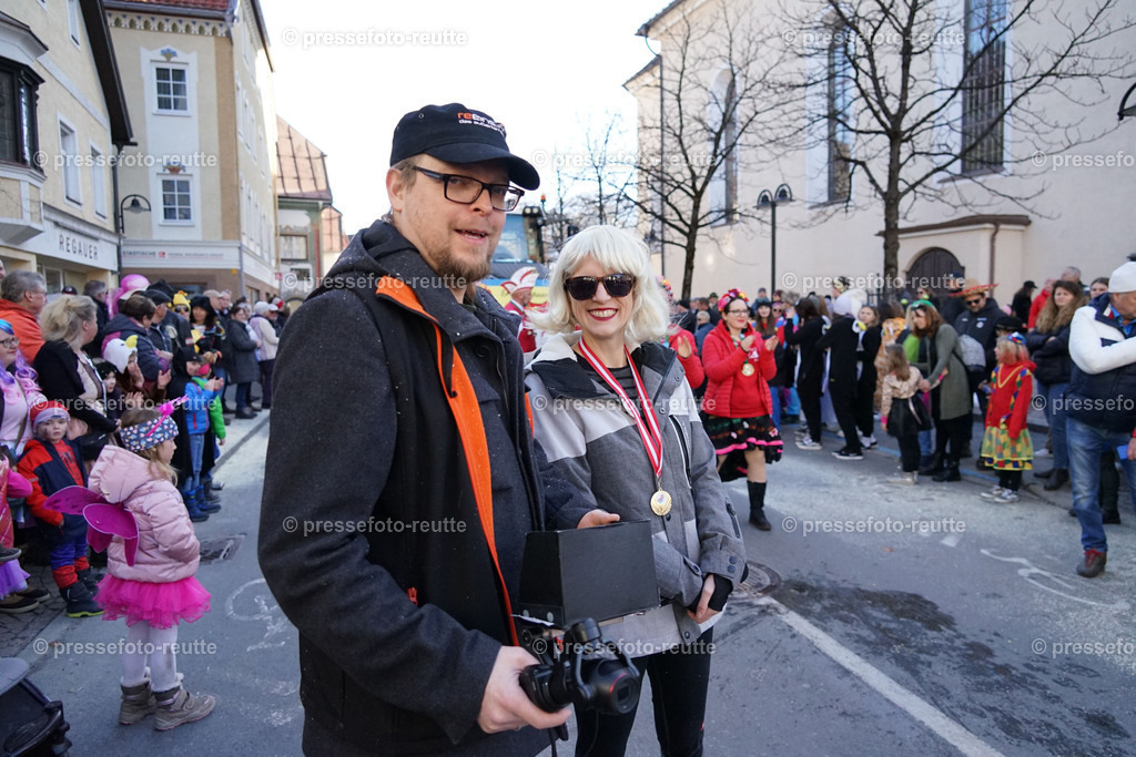 news-2023-Feb16-Unsinniger_Fasching_Reutte-sony-DSC02613 | Info aus dem Bezirk Reutte/Ausserfern Tirol sowie eine umfangreiche Bilddatenbank über die gesamte Region: Lechtal, Talkessel Reutte, Tannheimertal, Zwischentoren. Lech, Plansee, Zugspitze, Grenztunnel, B179, Fernpassstraße, Verkehr, Lawinen, Tradition, - Realisiert mit Pictrs.com