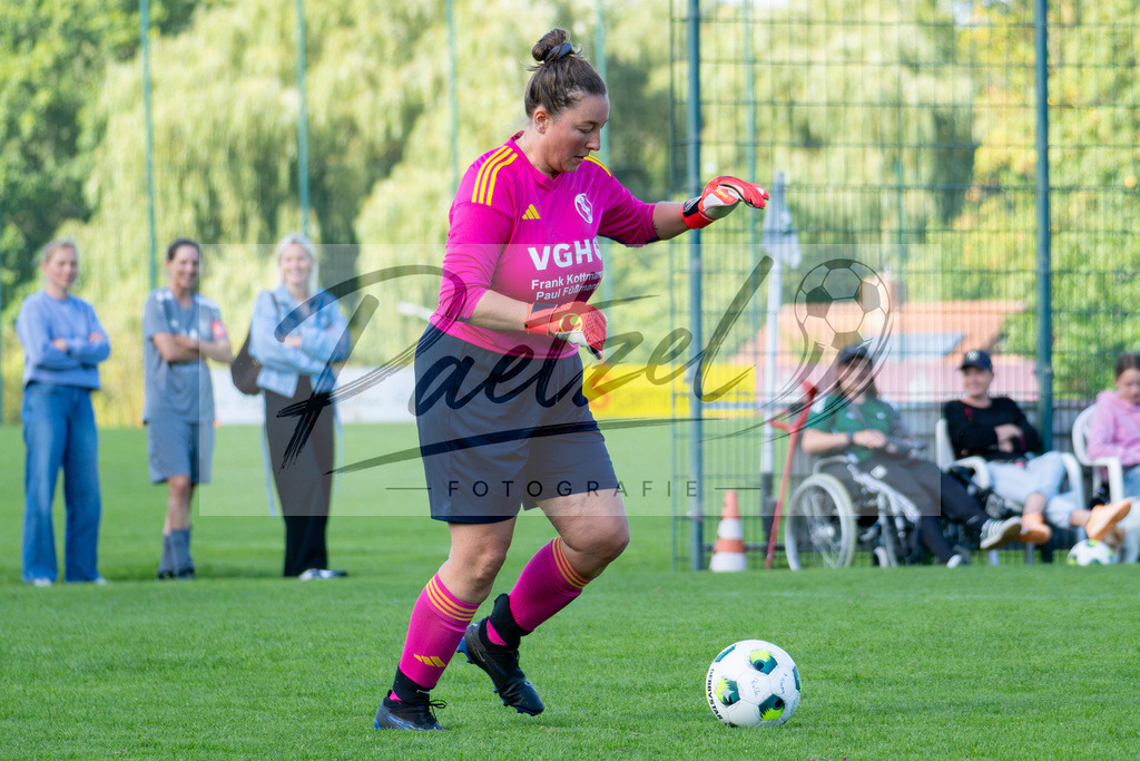 20260906_RULSVK_0870 | Fußball, Frauen:   beim Spiel der Kreisliga zwischen SG Rulle/Haste vs. SV Kettenkamp am 06.09.2026 im Stavermann-Sportpark in Rulle/Wallenhorst, Deutschland.(Foto von Nico Paetzel) - Realisiert mit Pictrs.com