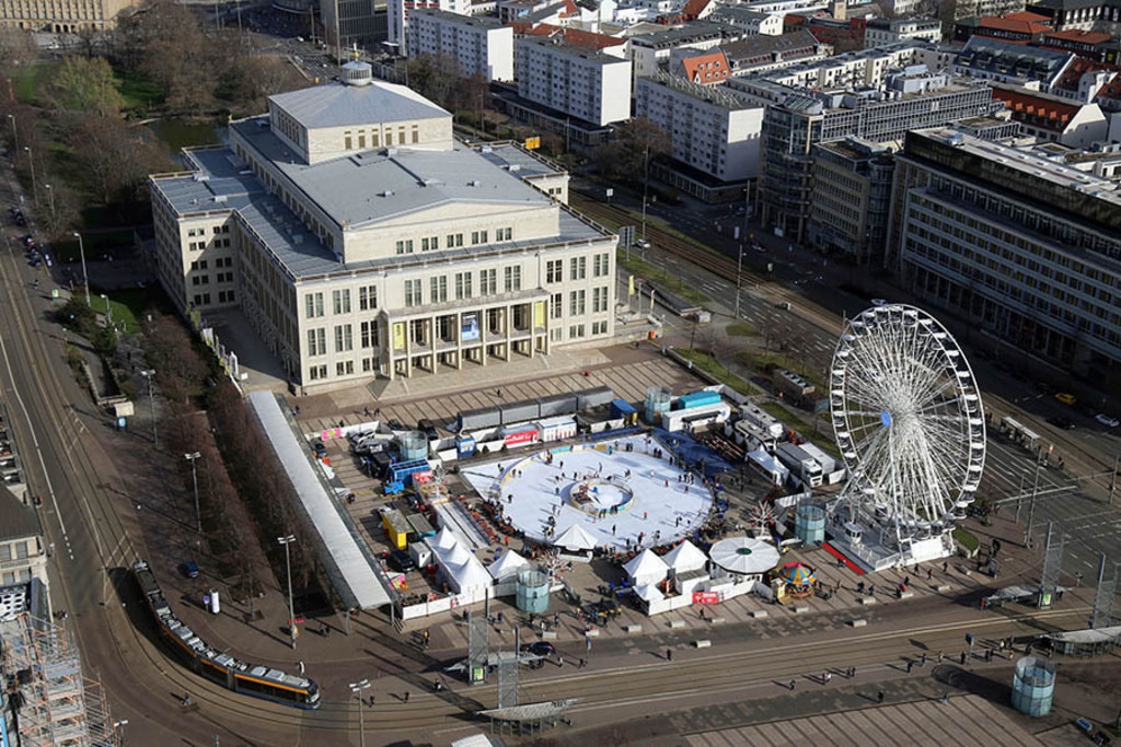 Foto: Leipzig - Leipziger Eistraum | Das Team hinter BILDLEXIKON LEIPZIG bündelt historische wie aktuelle Informationen über die Stadt Leipzig in Text und Bild auf einer Plattform und stellt diese der interessierten Öffentlichkeit zur Verfügung.
