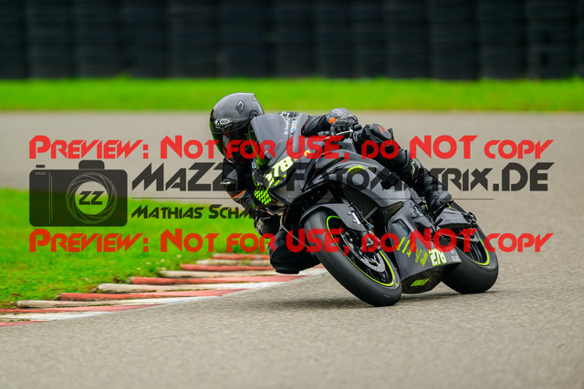 MaZZes_Fotomatrix_20241003_6007705_3813 | GELB