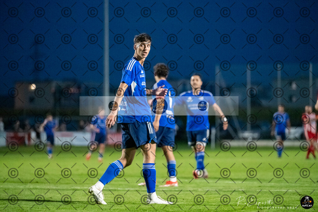 20240906_FC-Oftringem 1 vs FC-Zofingen 2_052 | Sport und Naturfotografie von Roberto Esposito zeigt echte Momente Bewegung und die Schönheit der Natur. Ausdrucksstarke Bilder schaffen Emotionen.