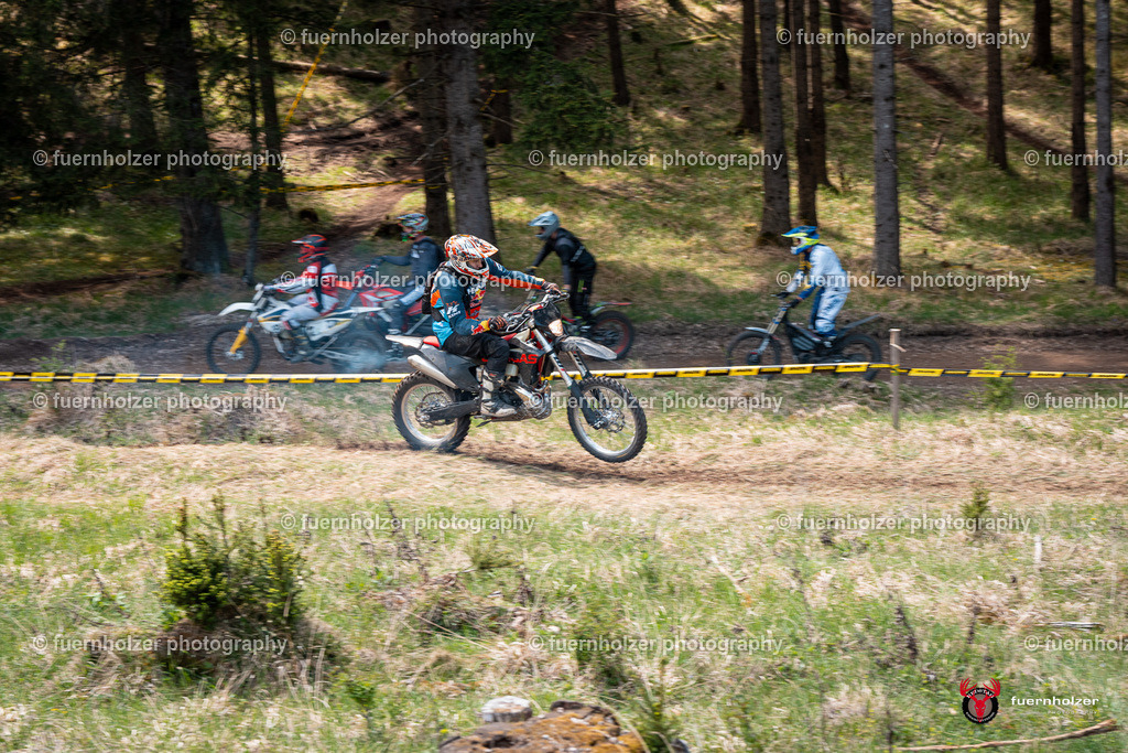 fuernholzer_250501-C2-265 | Fotografische Impressionen von der Red Stag Enduro Extreme by fuernholzer-photography.com. Endurosport in Österreich fotografisch festgehalten von fuernholzer. Auftragsfotografie für Private, Gewerbefotos und Industriefotografie. Eventfotografie, Sportfotografie und Motorsportfotografie. Anbieter von Fotoworkshops, Fototraining, fotografischen Vorträgen und Fotoseminaren.