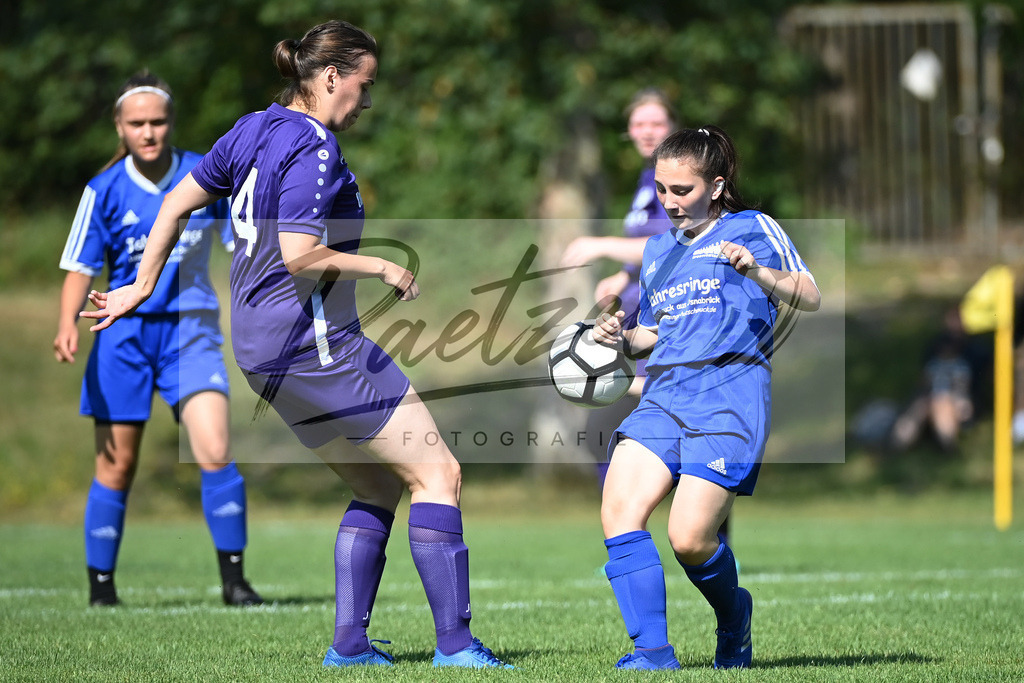 VFBGRE20200816_0074 | Fussball, Frauen:   bei dem Testspiel zwischen VfB Schinkel und TSG 07 Burg Gretesch IV auf der Sportanlage am Zuschlag am 16.08.2020 in Osnabrueck, Deutschland. - Realisiert mit Pictrs.com