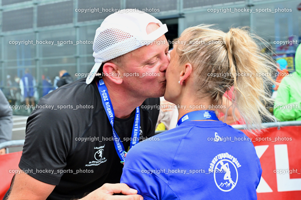Großglockner Mountain Run | #357 Kilzer Stephanie, #356 Rosmann Daniel, Heiratsantrag, Großglockner Mountain Run, Großglockner Mountain Run 2024 am 07.07.2024 in Heiligenblut (Großglockner), Austria, (Photo by Bernd Stefan)