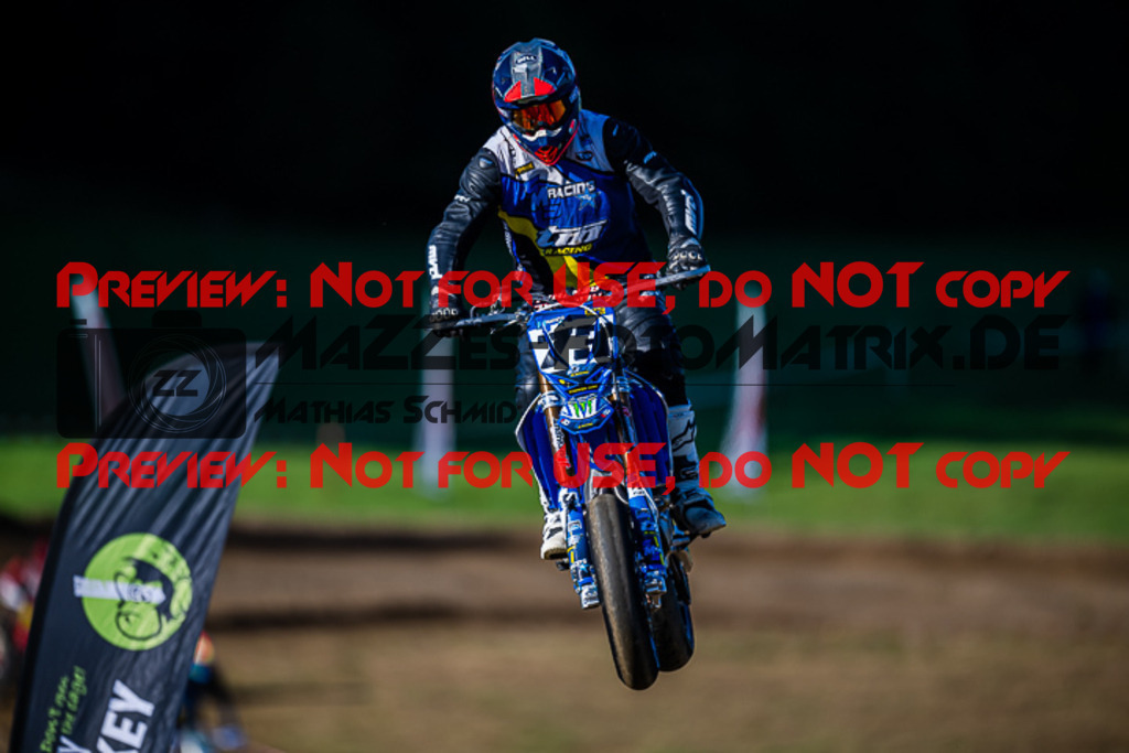 MaZZes_FotoMatrix_220903_8855 | UE40