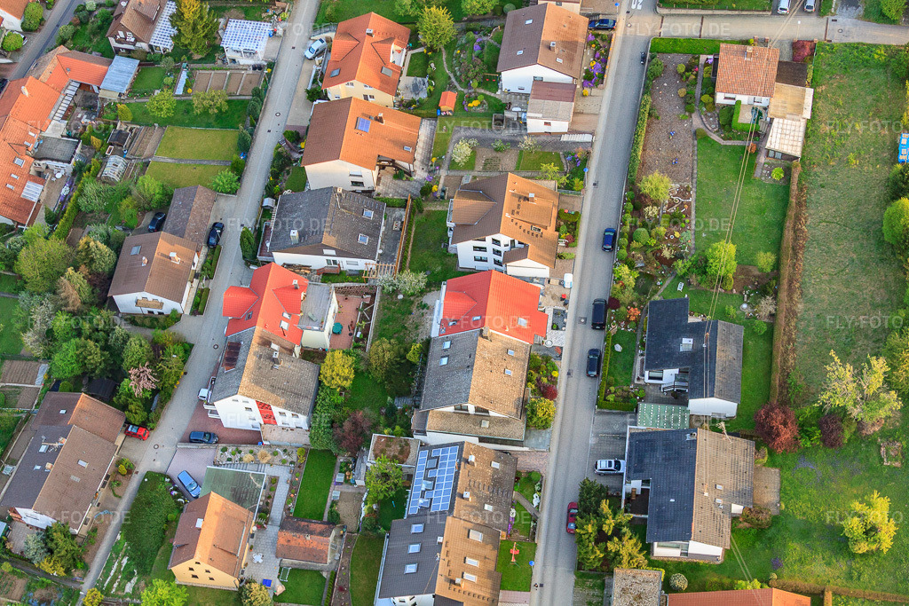 Luftbild: Am Berg im Ortsteil Grünwettersbach in Karlsruhe im Bundesland Baden-Württemberg in Deutschland. Foto: IMG_26405.jpg vom 28.04.2010 durch Werner Riehm/FLY-FOTO.de