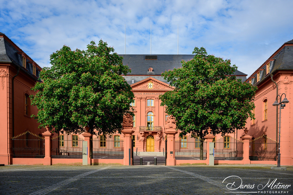 Der Landtag von Rheinland-Pfalz in Mainz | Der Landtag von Rheinland-Pfalz am Deutschhausplatz in Mainz