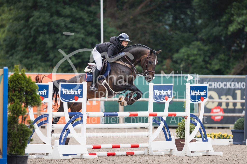 250610_Mühlen_SprPf-A2-214 | Deine schönsten Turniermomente als professionelle Fotos! Entdecke hochwertige Pferdesport-Fotografie im Online-Shop. Jetzt Fotos finden & bestellen!