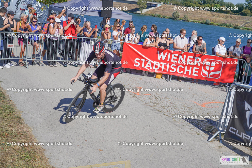 DSC00738 | Vienna Triathlon 2024                                        P3 Event                                                             #yourpictrs #sportshot_your_pictrs                 @Sportshotphotography                                     Photo Credit: www.sportshot.de
