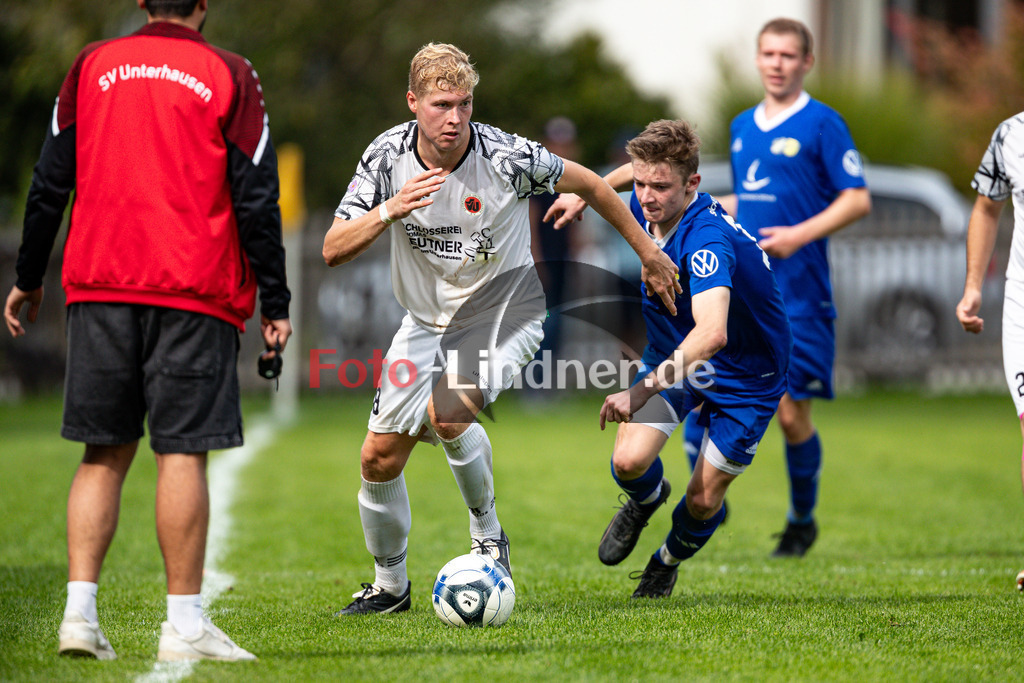 SV Unterhausen gegen SG SV Eberfing/SV Söchering | Fußball A-Klasse Herren Oberbayern Zugspitze Gruppe 5 8. Spieltag, SV Unterhausen gegen SG SV Eberfing/SV Söchering, 20240922,Elias WÖRLE (SV Unterhausen 18) am Ball,2024-09-22 in Unterhausen (Sportplatz Unterhausen), Elias WÖRLE (SV Unterhausen 18)Copyright: WolfgangxLindner www.foto-lindner.de / shop.foto-lindner.de
