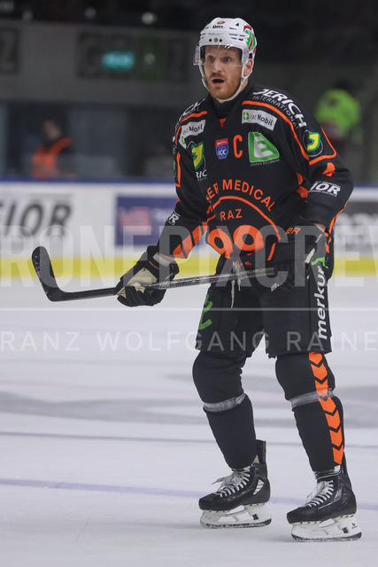 Moser Medical Graz 99ers vs EC iDM Wärmepumpen VSV – Ice Hockey    | Graz, Austria, 27.FEB.26 - ICE HOCKEY - ICE Hockey League, Graz 99ers vs Villacher SV. The image shows Korbinian Holzer (99ers).     