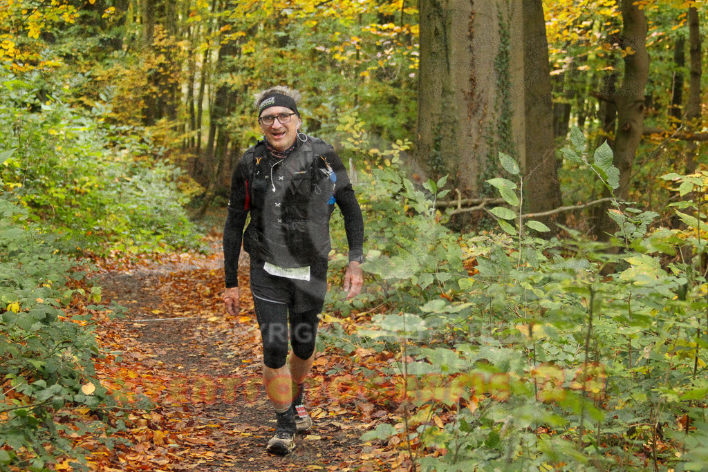251026_1317_EV4_6734 | Sportfotografie im Rhein-Sieg Kreis, Köln, Bonn, NRW, Rheinland Pfalz, Hessen, etc. Unser Tätigkeitsfeld umfasst den Laufsport vom Volkslauf über den Marathon, Duathlon, Triathon bis zum Ultralauf wie Kölnpfad Ultra oder Schindertrail.