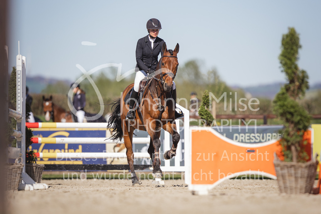 220416_4_L-Stil2-584 | Frühlingsfest der Pferde
Herford
16.April 2022
04/2 Stilspringprüfung Kl.L geschlossen 79-481 RLP