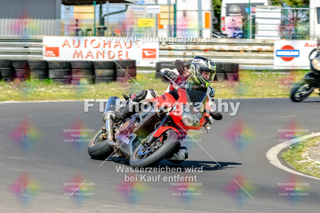 _OTO2288 | Hier findet Ihr Bilder von Touristenfahrten auf der Nürburgring Nordschleife oder von anderen Veranstaltungen die ich besucht habe. Viel Spass beim Durch Schauen 