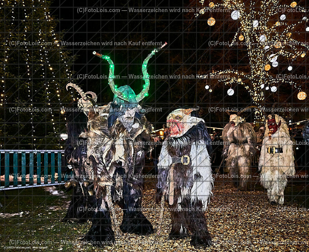 ALP5349_WIESELBURGER ADVENT_Perchtenlauf | (C)FotoLois.com, Alois Spandl, WIESELBURGER ADVENT, Perchtenlauf, So 10. Dez. 2023.