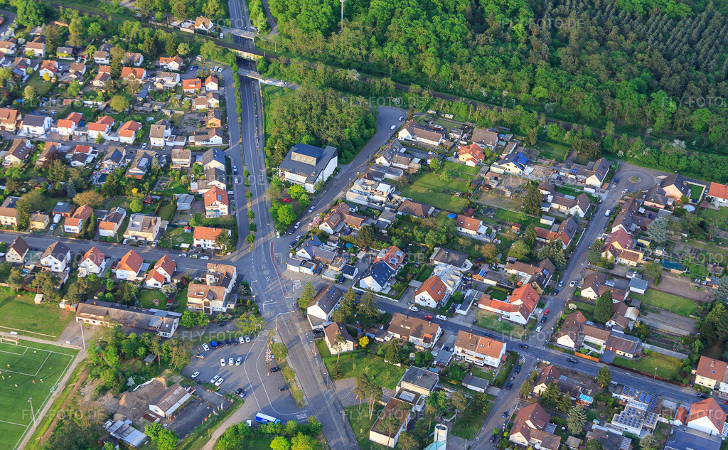 Luftbild: Viernheimer Weg im Ortsteil Sandhofen in Mannheim im Bundesland Baden-Württemberg in Deutschland. Foto: IMG_088276.jpg vom 09.05.2016 durch Werner Riehm/FLY-FOTO.de