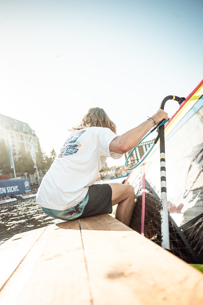 Kieler WOCHE Tow In Windsurf - @danielpankoke dpmedia (57 von 158) | dp-photography - Realisiert mit Pictrs.com