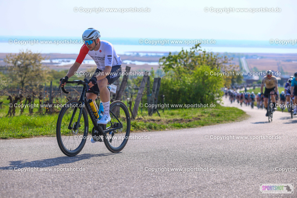 TRA_0418 | Neusiedlersee Radmarathon 2026@sportshot_your_pictrs #yourpictures#roadtowm2029 #nrm #neusiedlerseeradmarathon #neusiedlersee #neusiedlerseetourismus #burgenland #mörbisch #nrm26 #burgenlandtourismus #voglundco #poweredbyburgenlandtourismus #radsport #rad #marathon #ucigranfondo #visitburgenland #ucigranfondoworldseries