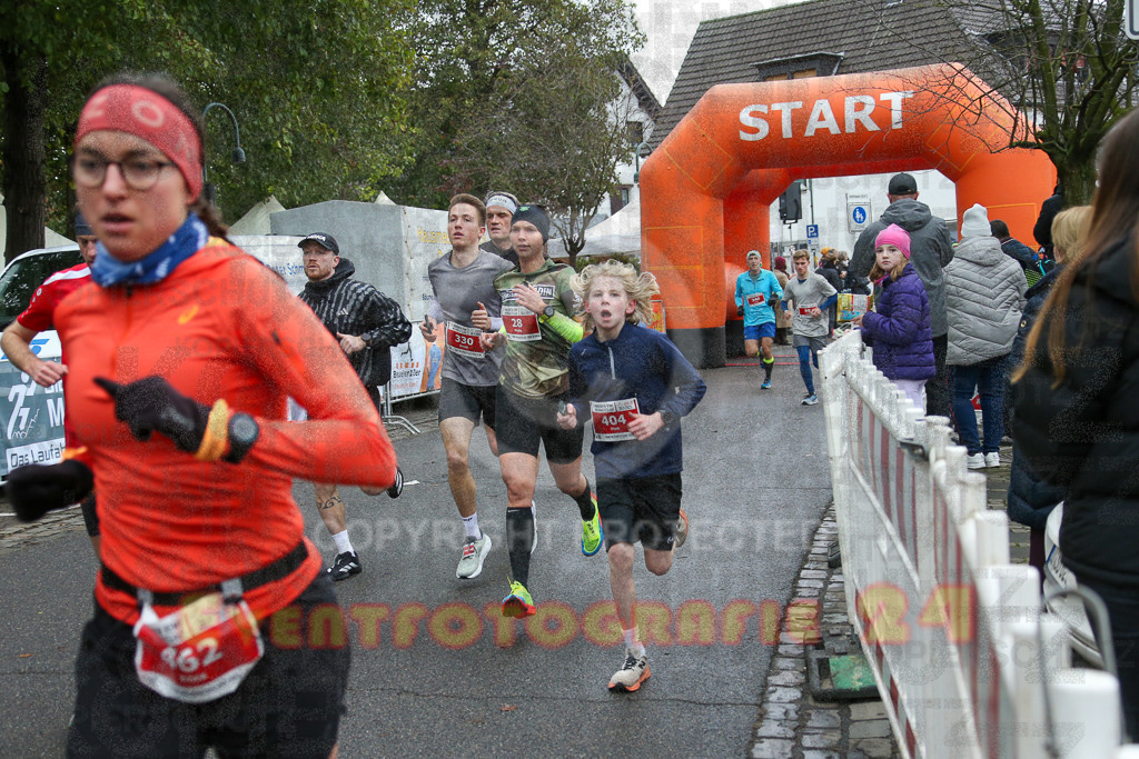 251130_1141_EX1_8234 | Sportfotografie im Rhein-Sieg Kreis, Köln, Bonn, NRW, Rheinland Pfalz, Hessen, etc. Unser Tätigkeitsfeld umfasst den Laufsport vom Volkslauf über den Marathon, Duathlon, Triathon bis zum Ultralauf wie Kölnpfad Ultra oder Schindertrail.