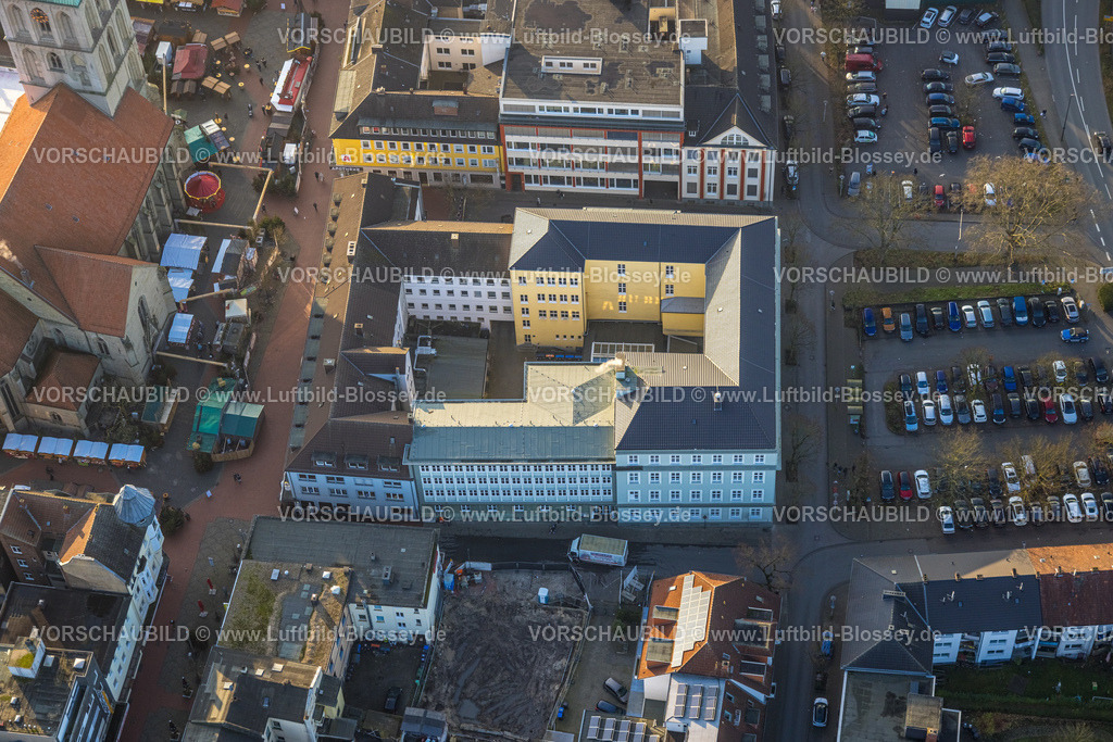 Hamm241200924 | Luftbild, Stadthaus und Pädagogisches Zentrum am Marktplatz, Fußgängerzone mit Weihnachtsmarkt, Mitte, Hamm, Ruhrgebiet, Nordrhein-Westfalen, Deutschland