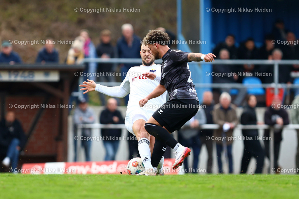 NH_TuSDassendorf_ETSVHamburg_OberligaHamburg_02042026 | #6 Kerim Carolus (TuS Dassendorf), #22 Dominik Akyol (ETSV Hamburg)Fußball I Herren I Gamesright Oberliga Hamburg I Saison 2025-2026  I 18. Spieltag I TuS Dassendorf - ETSV Hamburg I 02.04.2026 I Sportplatz Wendelweg